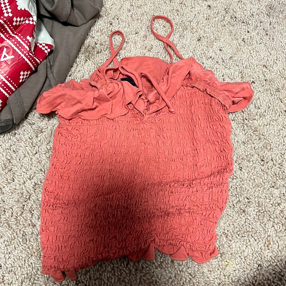 American eagle cropped shirt